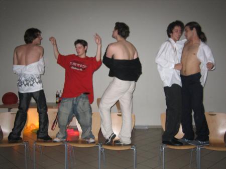 Le Streap Tease Continue IV